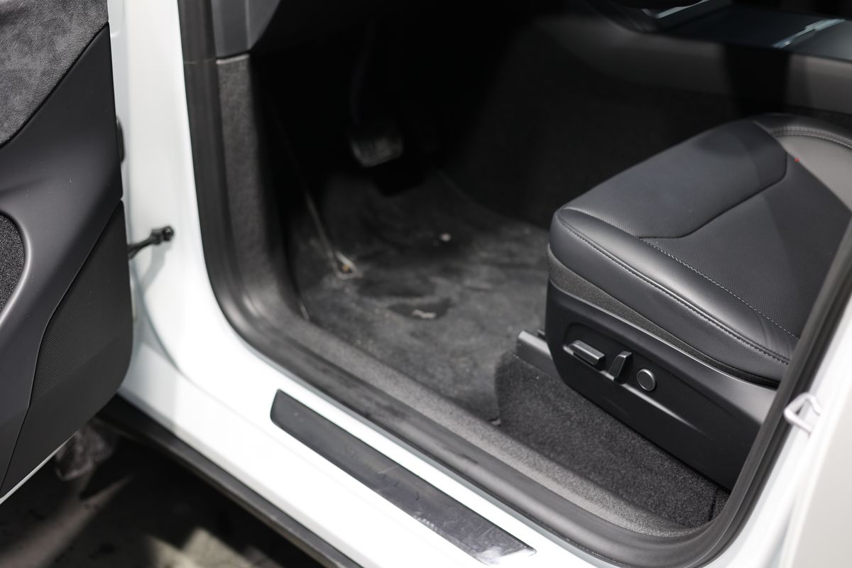 Step protection TPE - Tesla Model Y Juniper