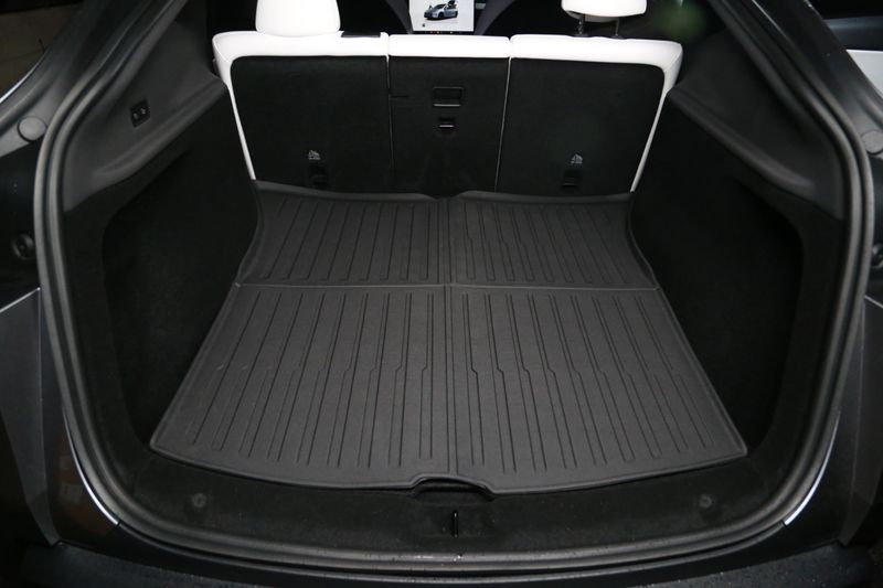 Komplett sett med TPE matter til Tesla Model Y Juniper