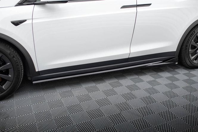 Main Image Side Skirt  - Tesla Model X (2023+) - Maxton Design