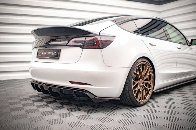 Main Image Rear diffuser V.2 - Tesla Model 3 - Maxton Design